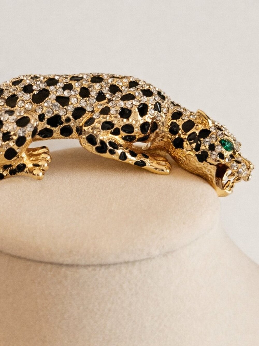 Stunning Fearless and Majestic Tiger Bracelet. Gold-Tone. Sparkly. Natasha. New. - Picture 10 of 15